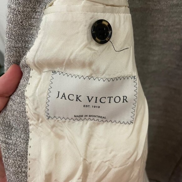 Elegant Light Gray Men's Blazer - Picture 6 of 9